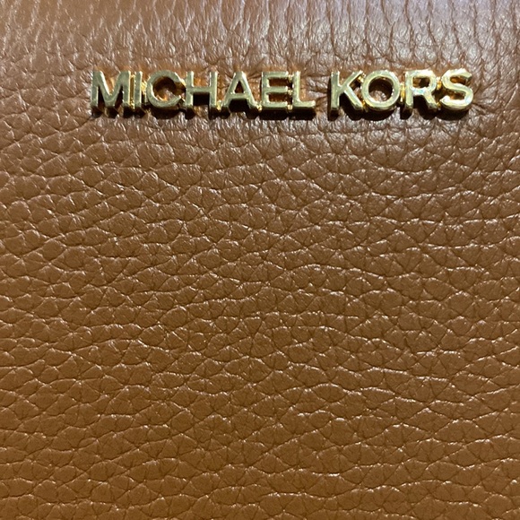 Michael Kors wristlet purse - Picture 3 of 10